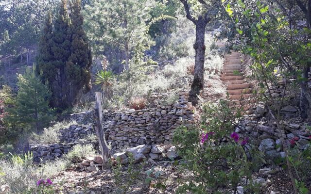 Villa With Heated Pool, Beautiful View and Garden, Near Vaison-la-romaine