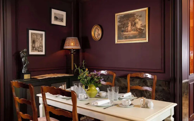 Une Autre Chambre