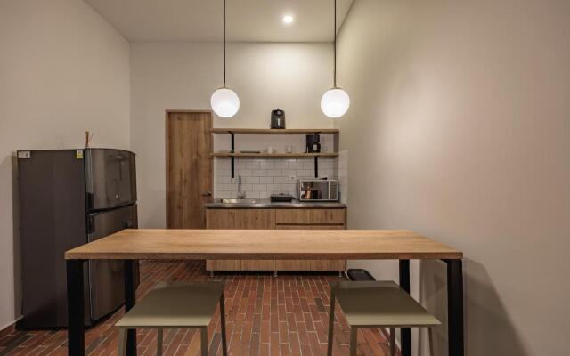 The Somos Flats Laureles