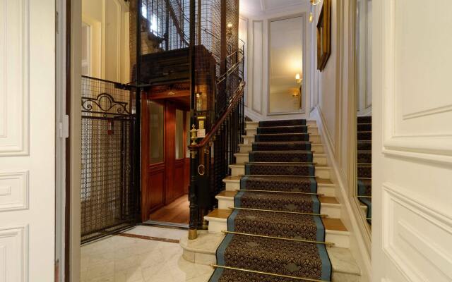 Hôtel Bradford Elysées – Astotel