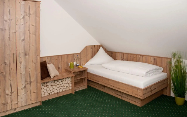 Landhotel Hutzenthaler