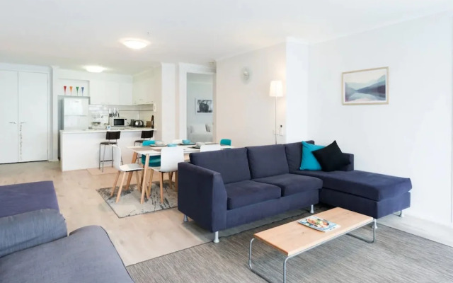 Stylish 3 Bedroom Melbourne Apartment