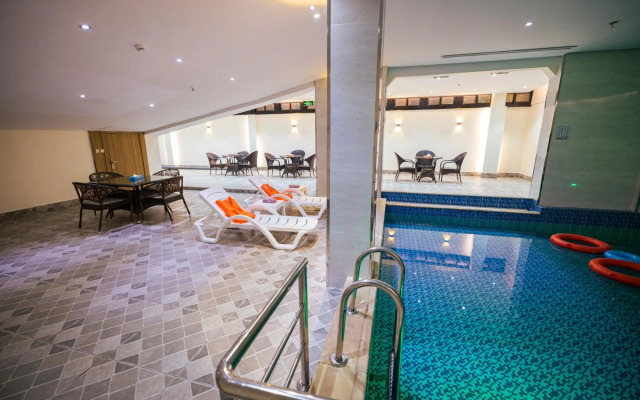 Mirnian Hotel
