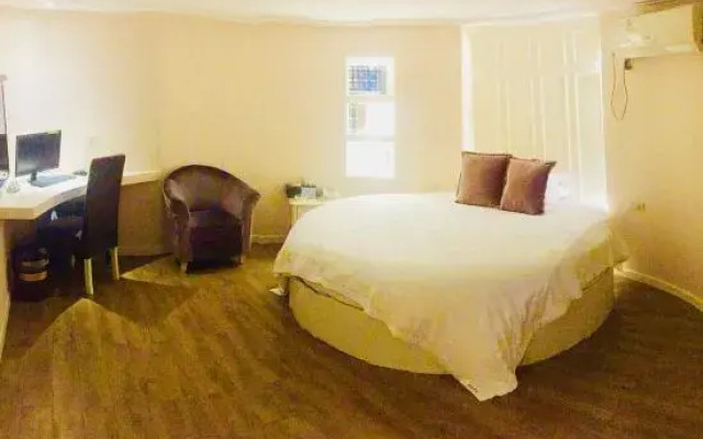 Gelin Luoman Fengqing Hotel