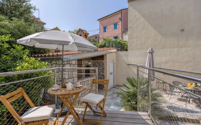 Charming Island Villa Alba
