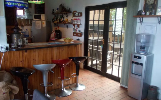 Villa Ocean Crest Guesthouse and B&B