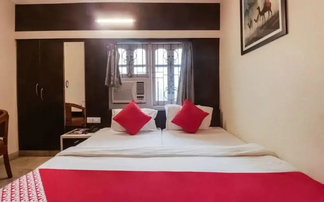 Amit Hotel by OYO Rooms