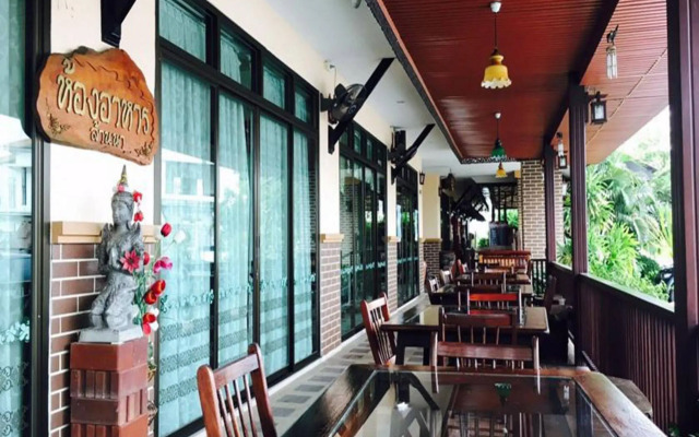 Rayong Lanna Hotel