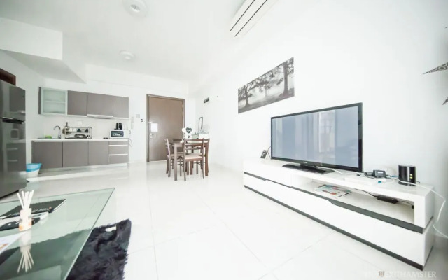 Dream Home & Castle in the Sky Hostel