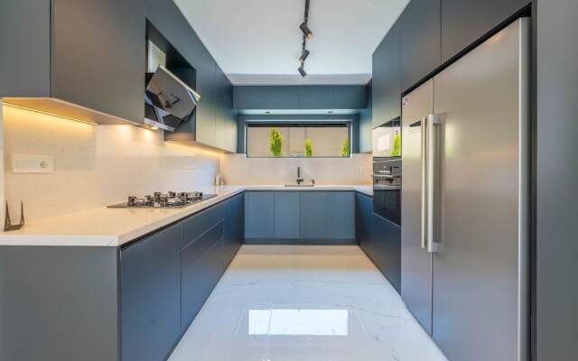 Luxury 4-bed Villa With Private Pool and Jacuzzi