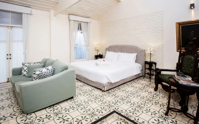 The Hen Hua Hin Private Beach Villa