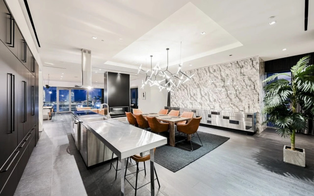 StripViewSuites at Palms Place Penthouses