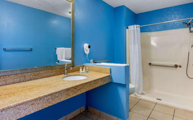 Quality Inn Sarasota North Near Lido Key Beach