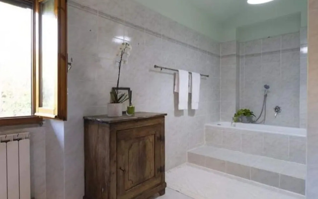 Belvilla by OYO Tasteful Villa With Bubble Bath