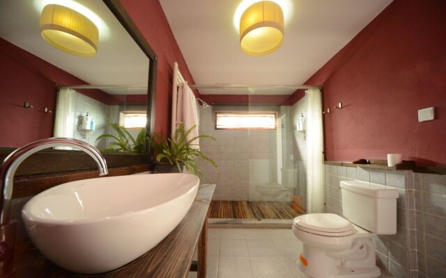 Grandma's Maomaocool Travelling Hotel