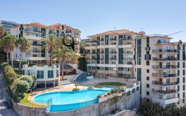 Atlantic Ocean View Apartment