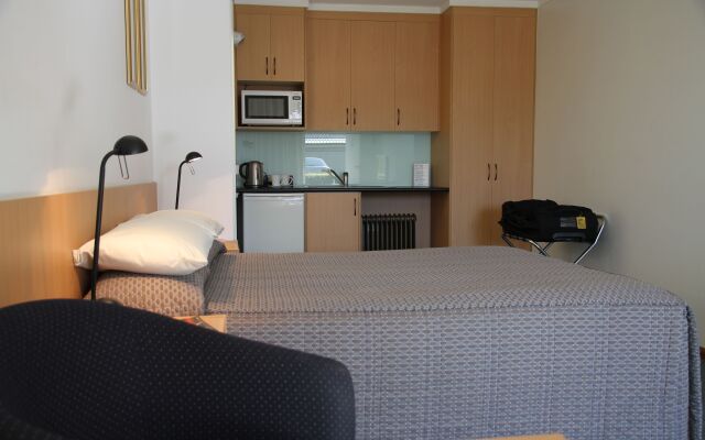 Barclay Motor Inn