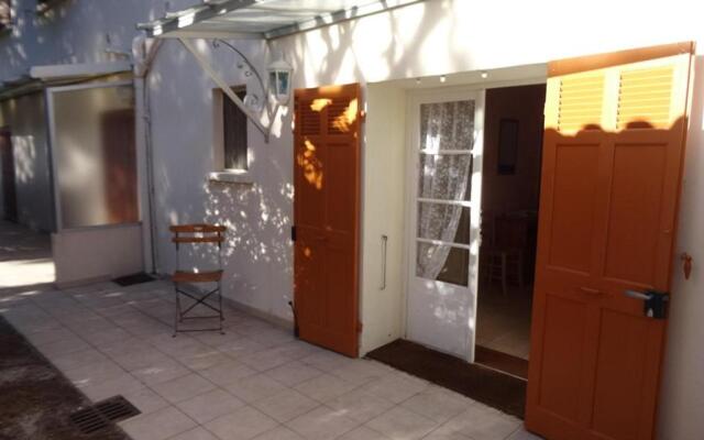 Appartement Hyères, 2 pièces, 4 personnes - FR-1-335-55