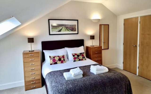 Your Space Apartments - Manor House