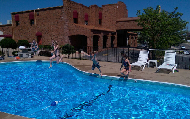 Baldknobbers Motor Inn