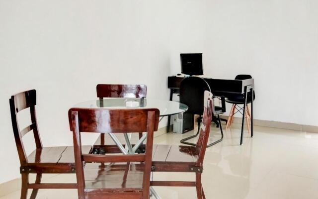 OYO 3512 Golden White House