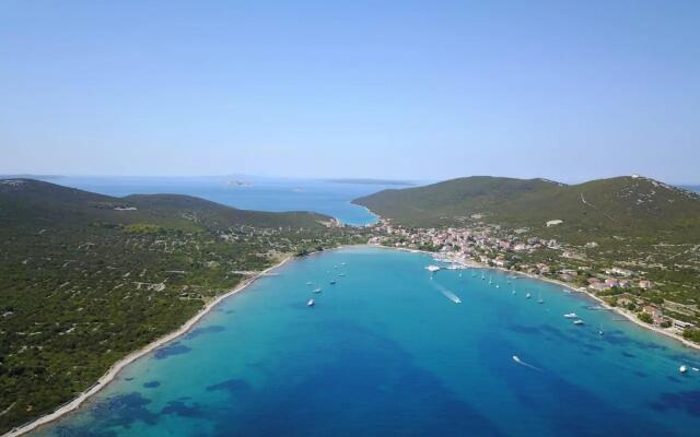 Ante - 30 m from beach - H(6+2)