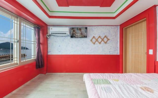 Geojedo Haeseong Beach Pension
