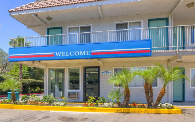 Motel 6 Sepulveda, CA - Los Angeles - Van Nuys - North Hills