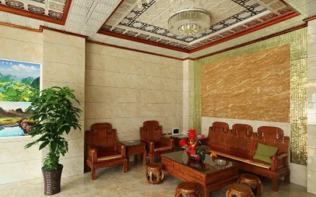 Yangshuo Qunxianhui Hotel (Yulonghe Scenic Area)