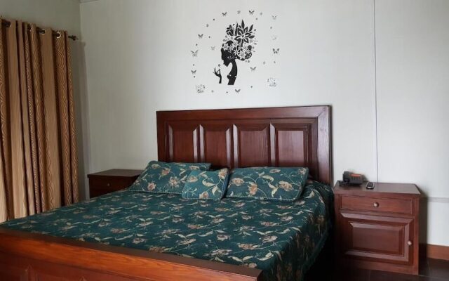 Pine Top Hotel