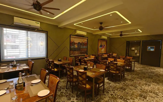 The Excellency by OYO Rooms