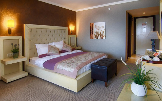 Romance Beach Hotel