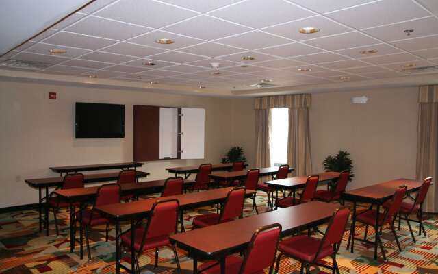 Hampton Inn & Suites Cleveland Mentor