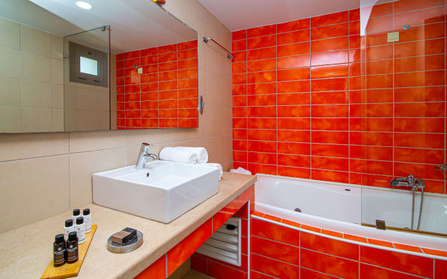 The Noverian Scenic Crete Hilltop Villa Resort & Spa