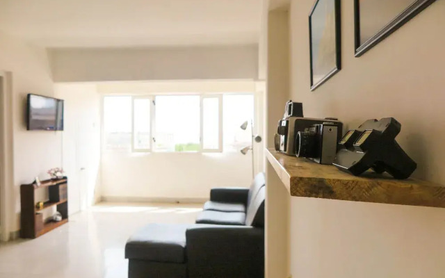 Bostoc, Knocking on Cuba