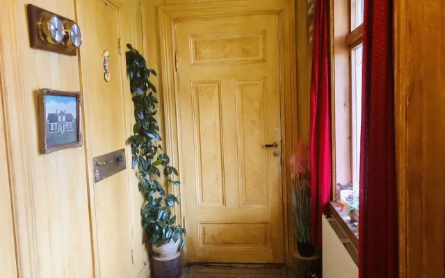 2-bed Apartment Overlooking the River
