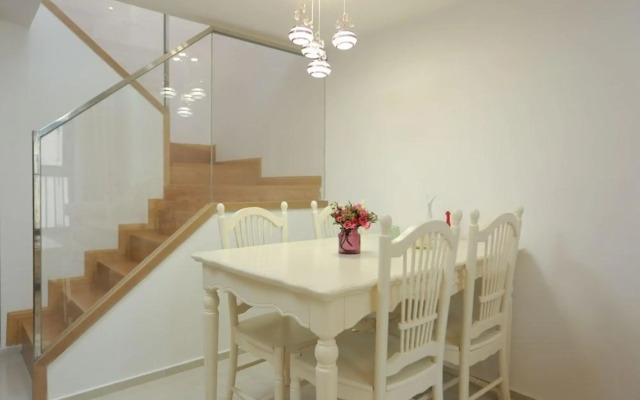 Ihouse Executive Apartment