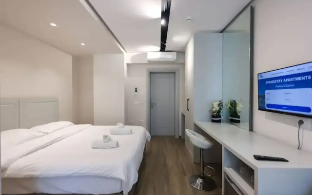 Grandstay Beach Room 01