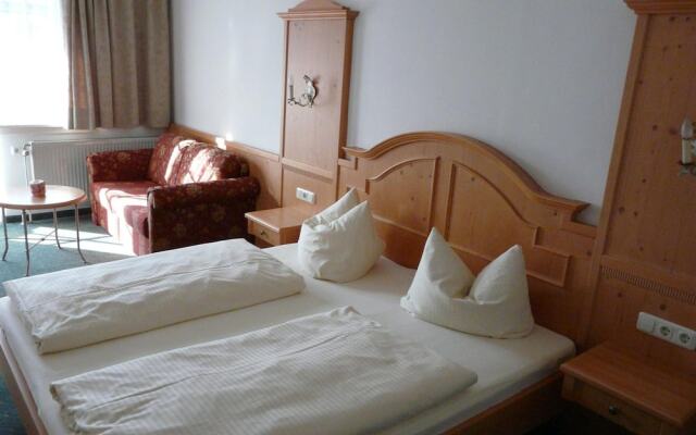 Hotel Roter Hahn - Bed & Breakfast