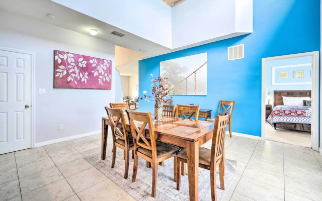 Dog-friendly Kissimmee Home w/ Lanai + Pool!