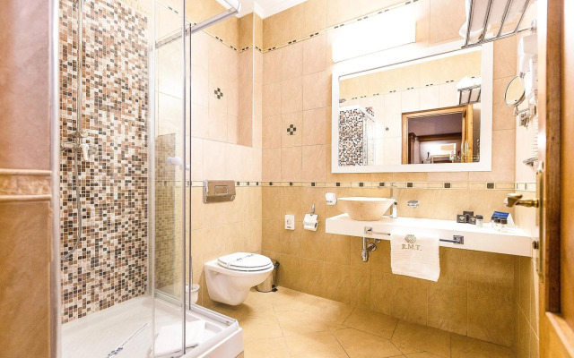 Hotel Athos Rmt