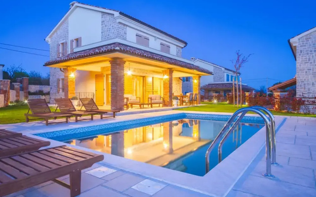 Luxury Villas Kras Ladies