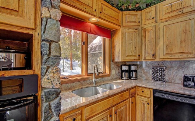 Gold King Lodge 8 Bedroom Home by RedAwning