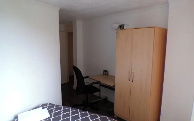 Chelsea Orange Apartment Sleeps10-petsok-parking