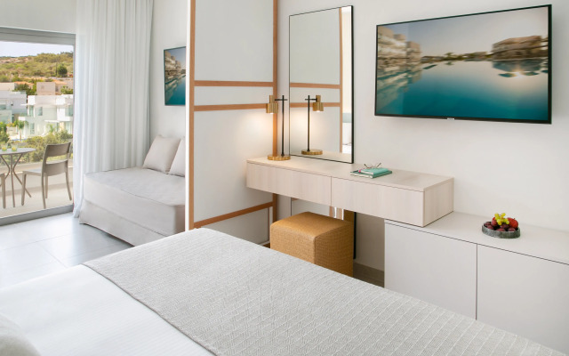 Atlantica Aqua Blue Hotel