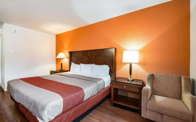 Motel 6 Tinton Falls