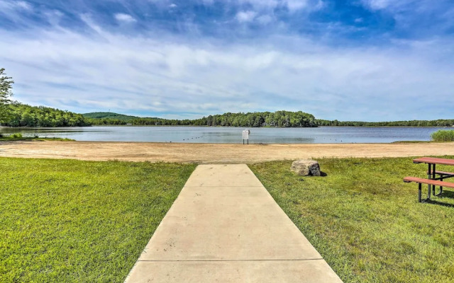 Poconos Retreat w/ Lake & Mountain Views!