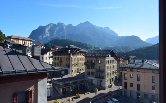 Lozzo di Cadore - Dolomiti - Piazza IV novembre