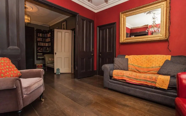 Spacious 2 Bedroom House With Garden
