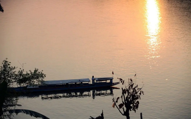 Sengmany Riverside Hotel